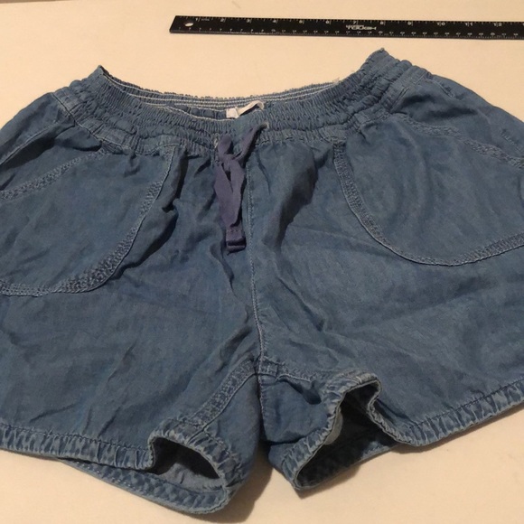 Maurices size large blue lightweight denim shorts - Picture 7 of 13